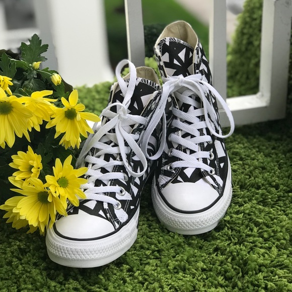 NWT Converse Ctas HI Broken Strips WMNS AUTHENTIC - Picture 2 of 6